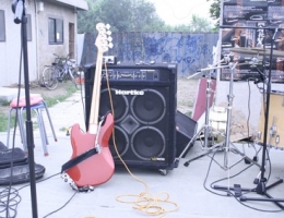 22_utopian-bands-guitars-1